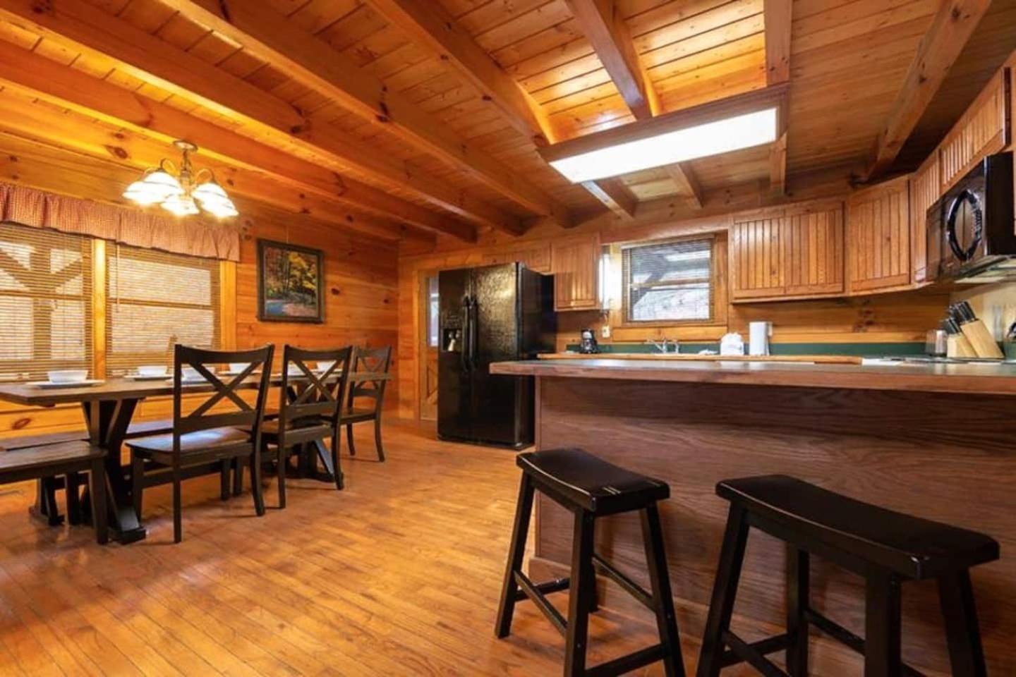 Pigeonforge Cabin Game Roomdog Friendlyhot Tub Пиджен-Фордж Экстерьер фото