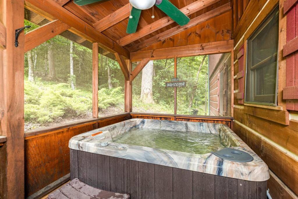 Pigeonforge Cabin Game Roomdog Friendlyhot Tub Пиджен-Фордж Экстерьер фото
